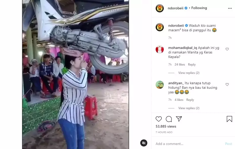 wanita angkat motor dengan kepala Berbagai sumber wanita angkat motor dengan kepala Berbagai sumber