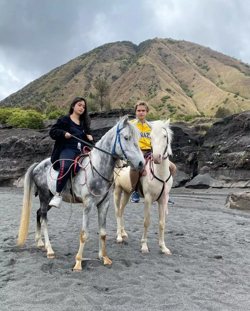 Dul Jaelani dan Tissa Biani ke Bromo © 2020 brilio.net