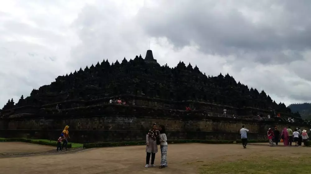 Sepuluh Indonesia © 2020 brilio.net Sepuluh Indonesia © 2020 brilio.net