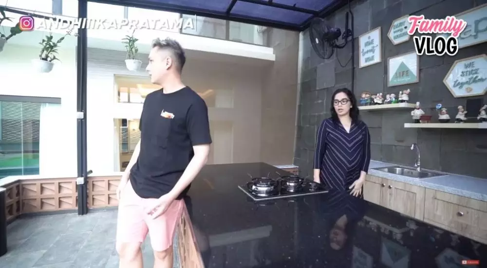 potret dapur Ussy © YouTube