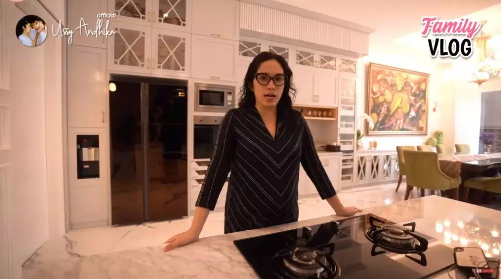 potret dapur Ussy © YouTube