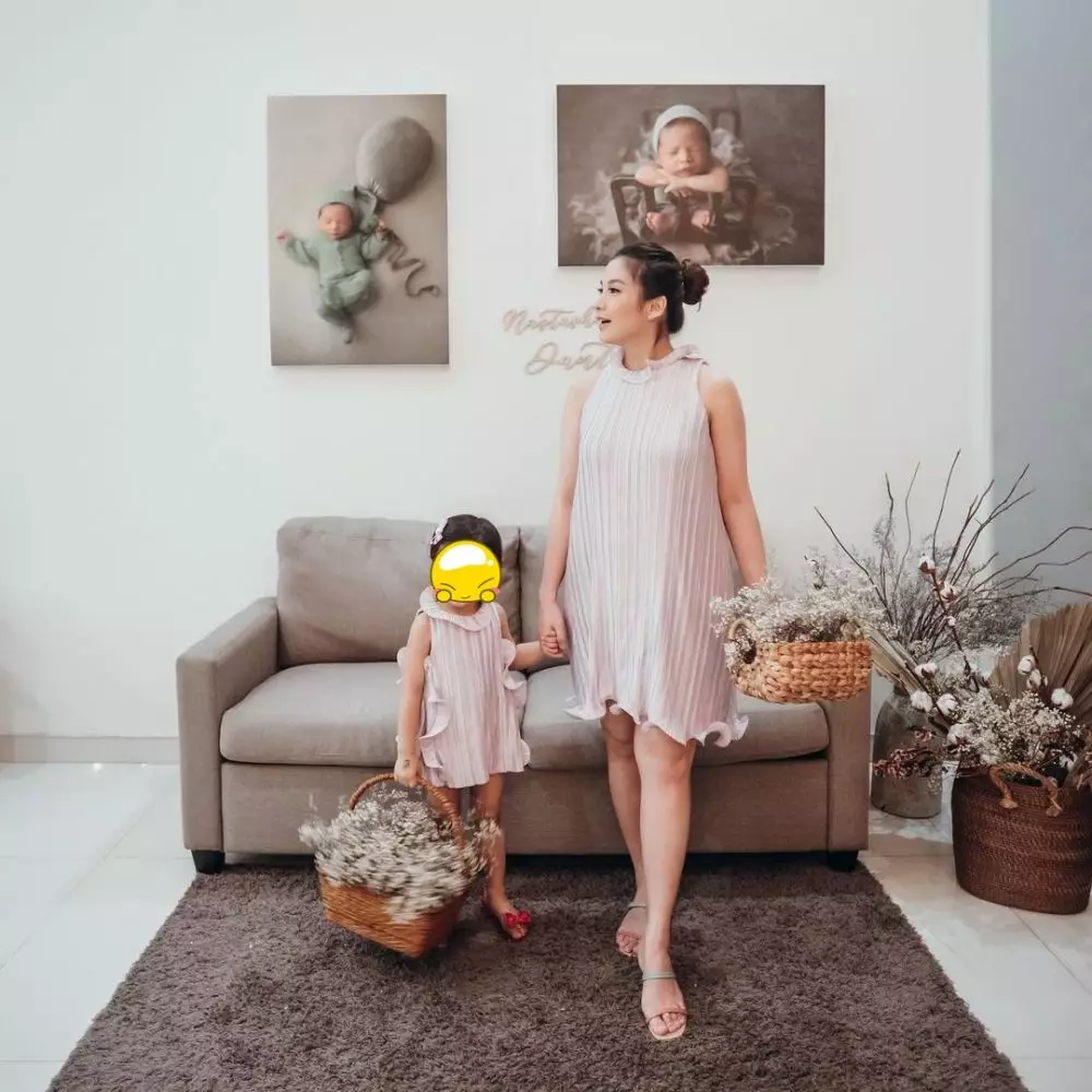 7 Potret Chelsea usai melahirkan dante © Instagram 7 Potret Chelsea usai melahirkan dante © Instagram