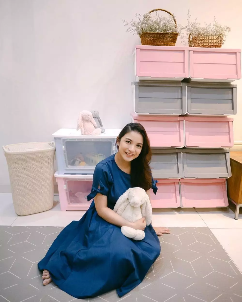 7 Potret Chelsea usai melahirkan dante © Instagram 7 Potret Chelsea usai melahirkan dante © Instagram