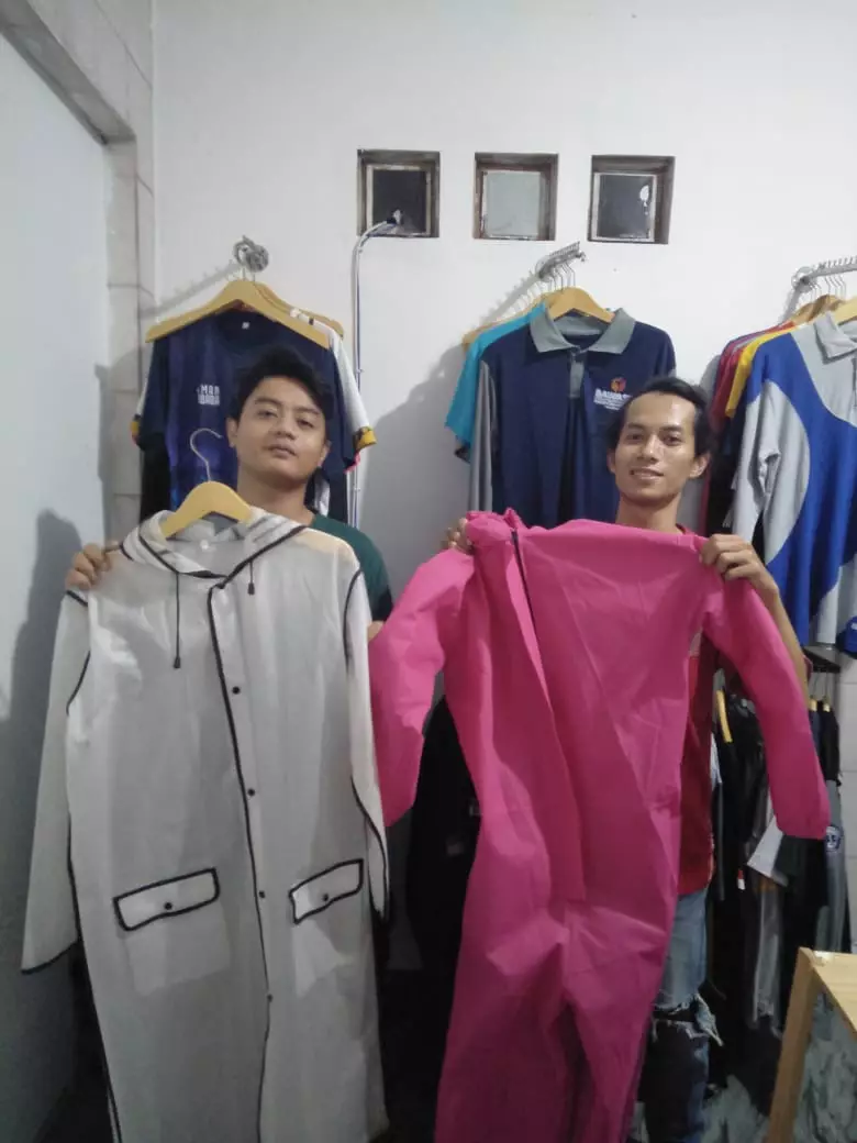 pengusaha konveksi banting setir produksi hazmat © istimewa