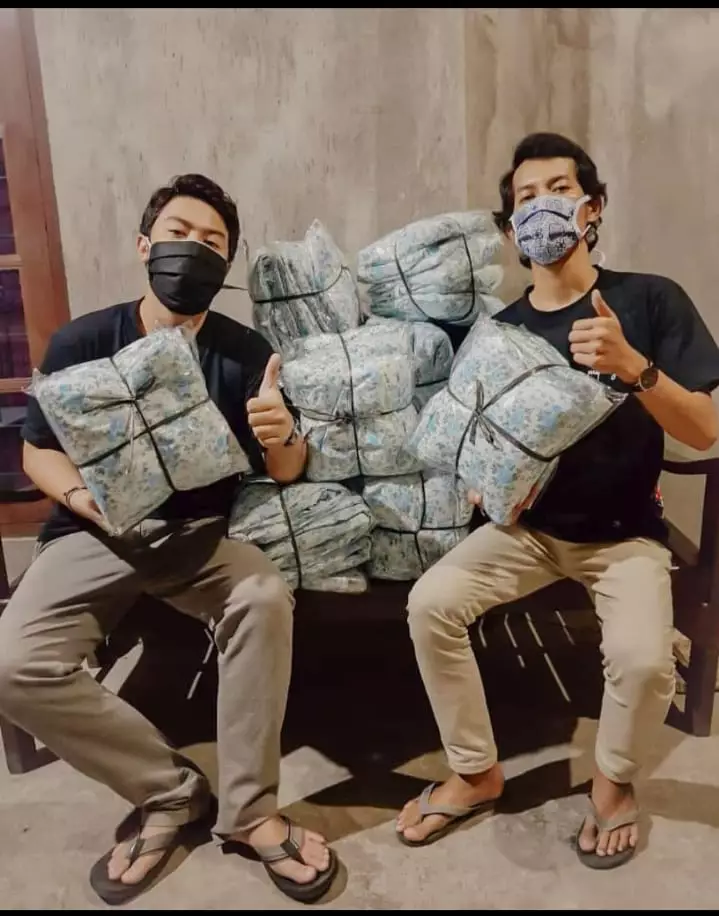 pengusaha konveksi banting setir produksi hazmat © istimewa