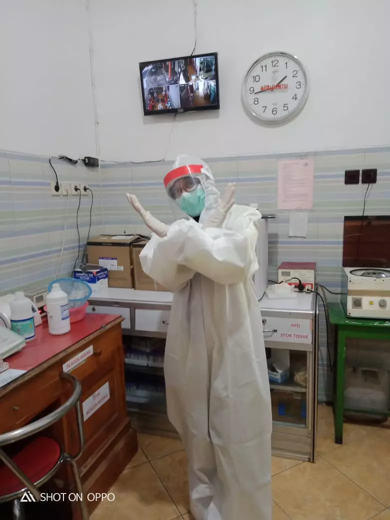 pengusaha konveksi banting setir produksi hazmat © istimewa