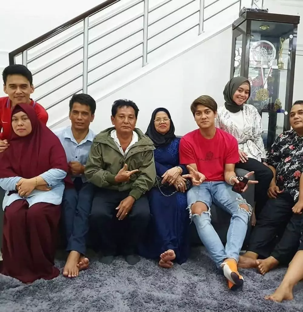 Lesty Kejora dengan orang tua Billar © 2020 brilio.net