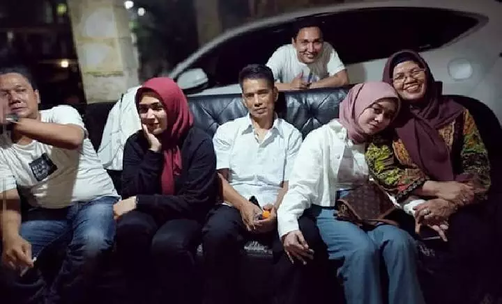 Lesty Kejora dengan orang tua Billar © 2020 brilio.net