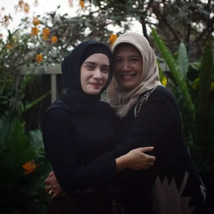 Putri Anne dan mertua ©Instagram