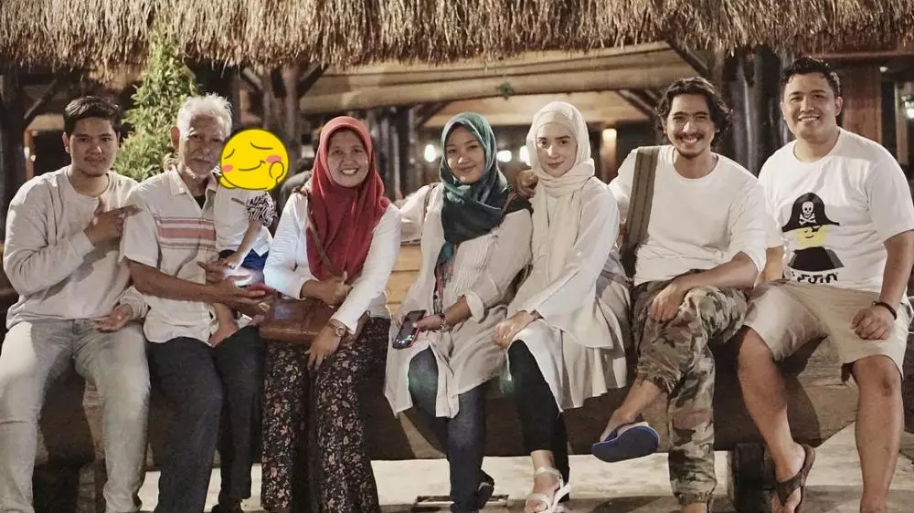 Putri Anne dan mertua ©Instagram