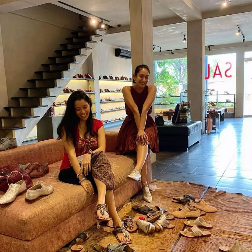 persahabatan Marcella Zalianty dan Happy Salma © 2020 brilio.net persahabatan Marcella Zalianty dan Happy Salma © 2020 brilio.net