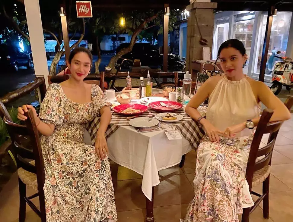 persahabatan Marcella Zalianty dan Happy Salma © 2020 brilio.net persahabatan Marcella Zalianty dan Happy Salma © 2020 brilio.net