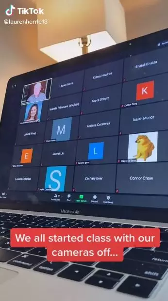 surprise untuk dosen Berbagai sumber