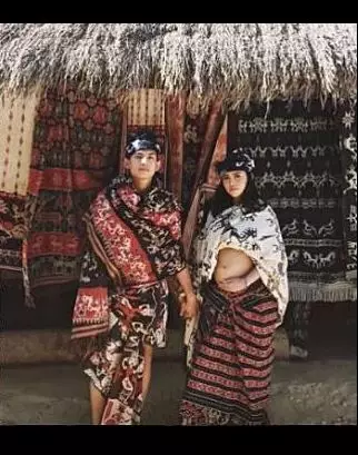 potret pasangan seleb kenakan adat sumba © Instagram