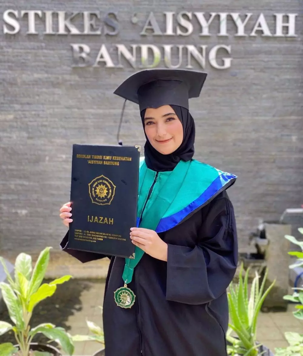 seleb wisuda di masa pandemi © Instagram seleb wisuda di masa pandemi © Instagram