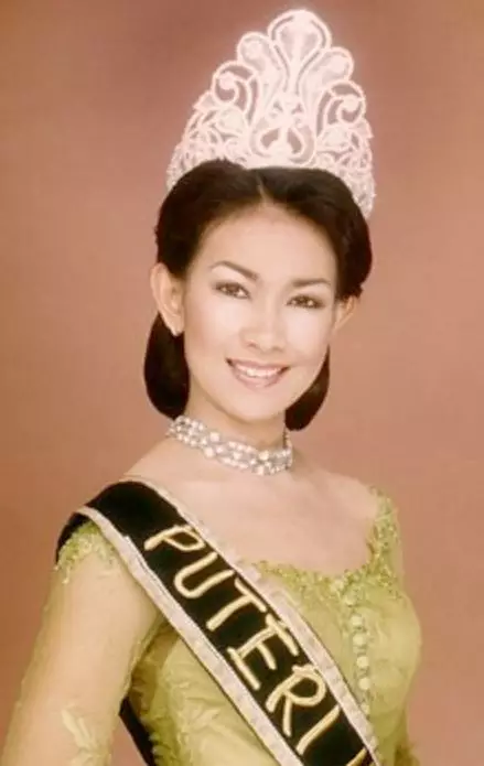 Potret lawas 6 seleb yang kini jadi pengacara Berbagai sumber