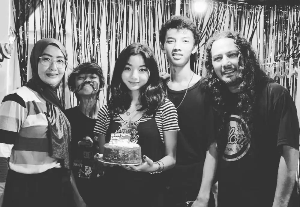 Glenca Chysara dan orang tua © Instagram