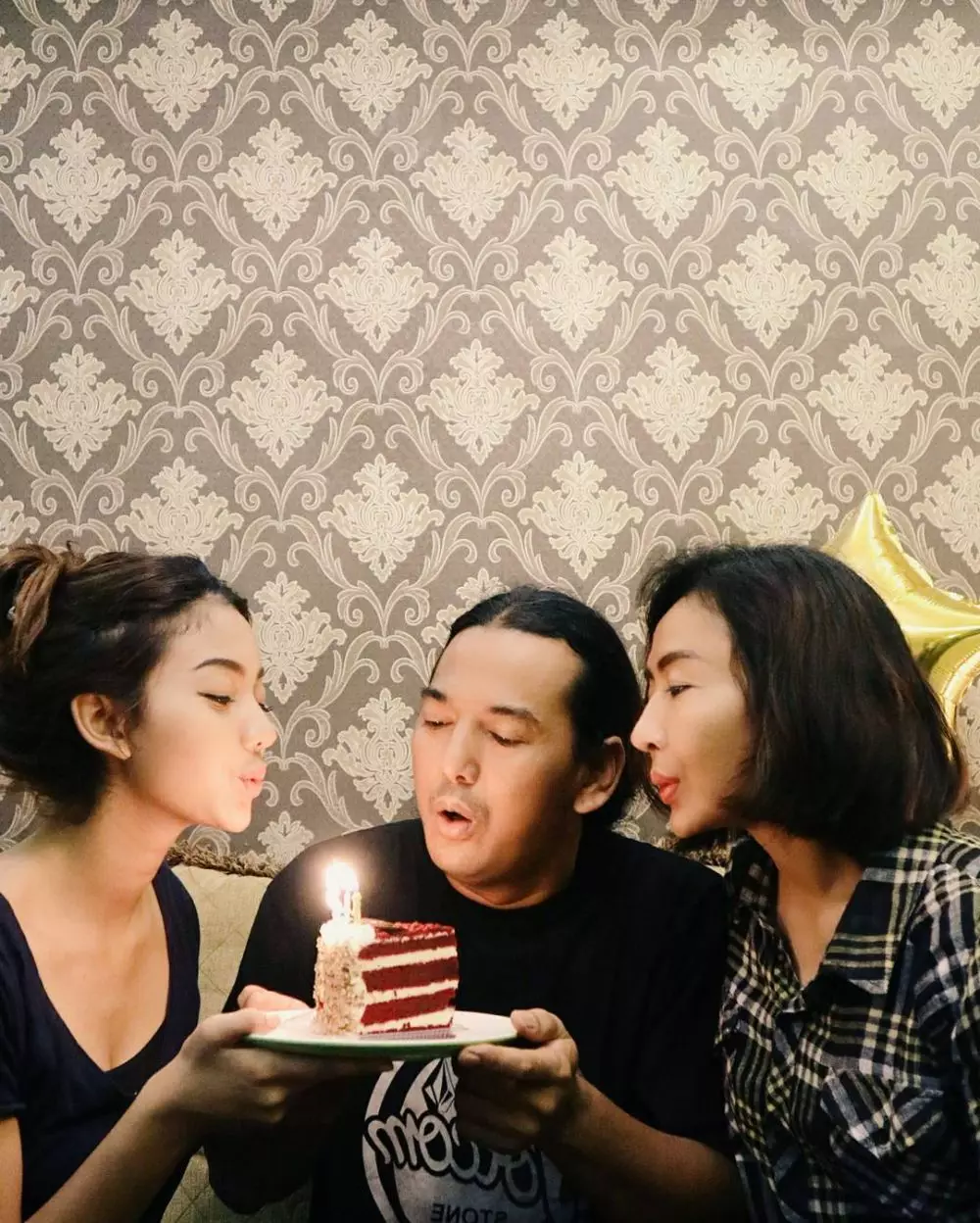 Glenca Chysara dan orang tua © Instagram