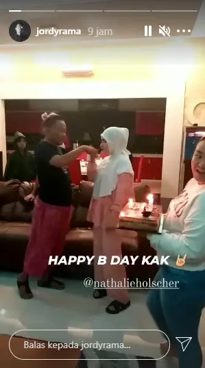 Momen kejutan ultah Nathalie Holscher © Instagram