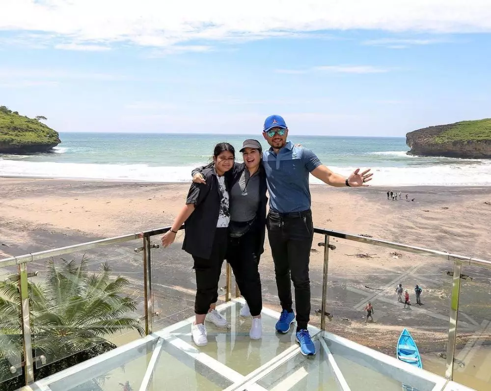 Annisa AHY pulkam pacitan © Instagram