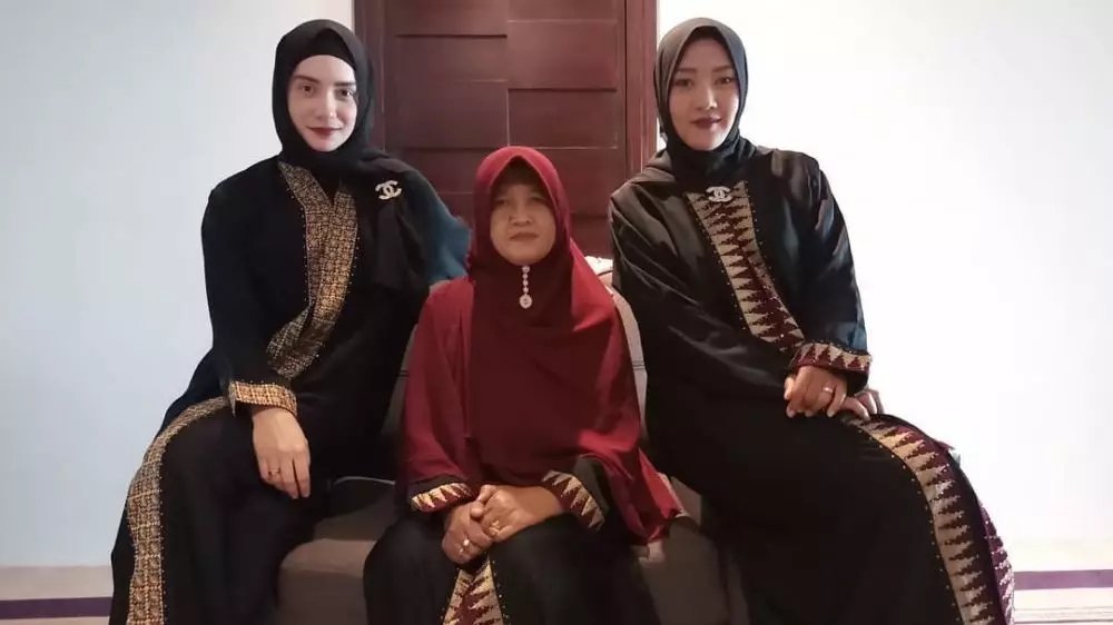 Putri Anne dan kakak Arya Saloka ©Instagram Putri Anne dan kakak Arya Saloka ©Instagram