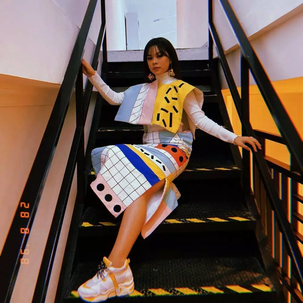 Gaya pemotretan Meli LIDA © 2020 brilio.net Gaya pemotretan Meli LIDA © 2020 brilio.net