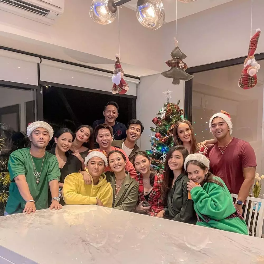 Momen kompak Vidi Aldiano bareng sahabat © Instagram Momen kompak Vidi Aldiano bareng sahabat © Instagram