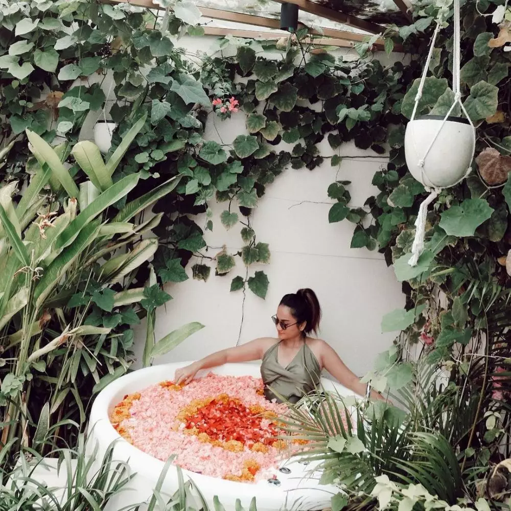 tengku dewi putri babymoon © Instagram