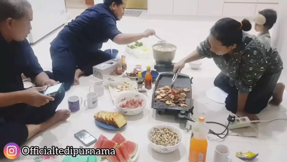 Luna Maya bareng ART © YouTube