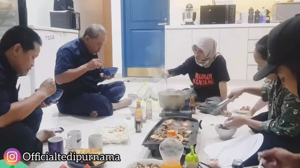 Luna Maya bareng ART © YouTube