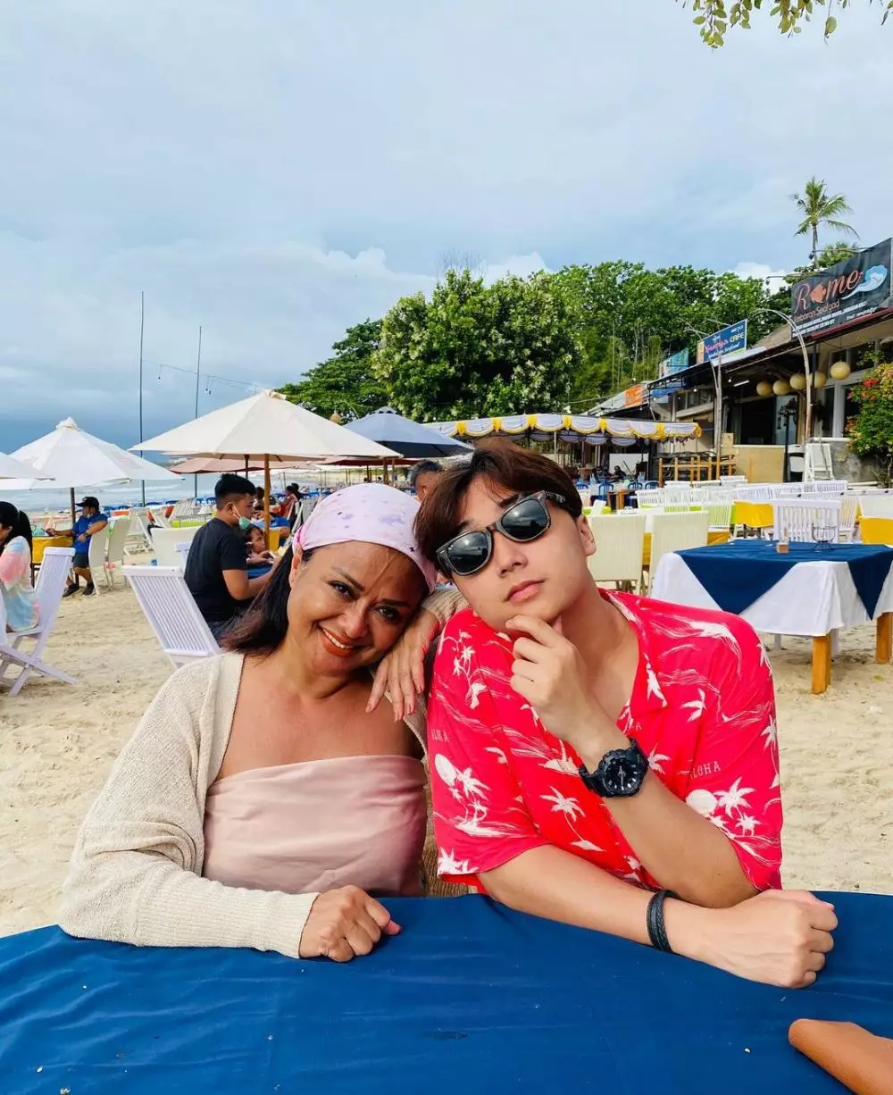 ultah Betharia Sonata ke-58 © Instagram ultah Betharia Sonata ke-58 © Instagram