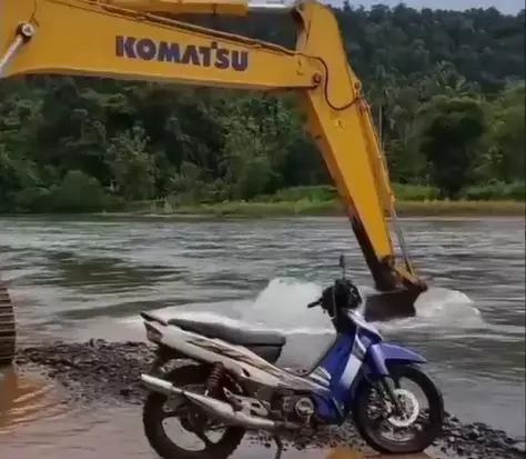 cuci motor pakai alat berat Instagram