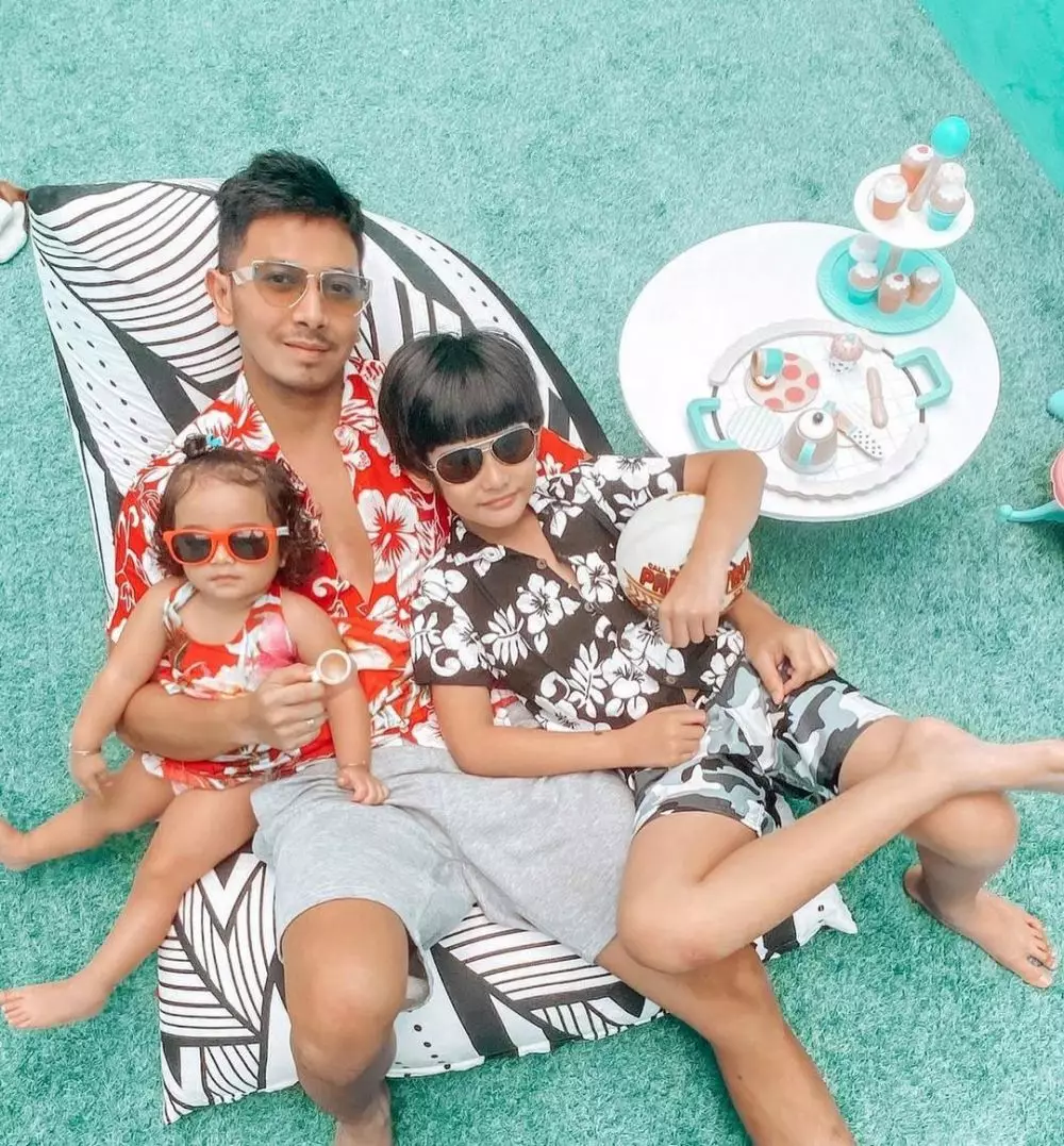 momen seru 10 seleb piknik di rumah © 2020 brilio.net momen seru 10 seleb piknik di rumah © 2020 brilio.net