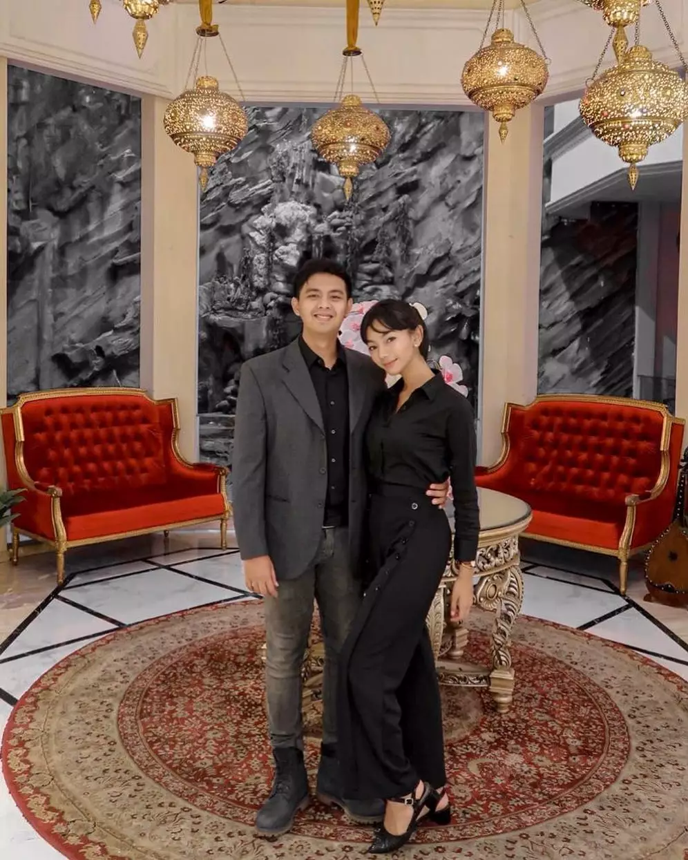 Potret mesra Glenca Chysara dan pacar © Instagram Potret mesra Glenca Chysara dan pacar © Instagram