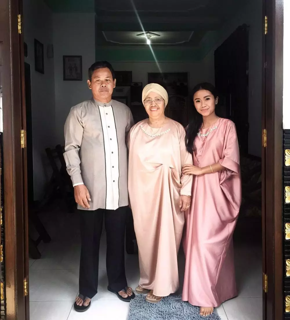 pemain Ikatan Cinta dan orang tua © 2020 brilio.net