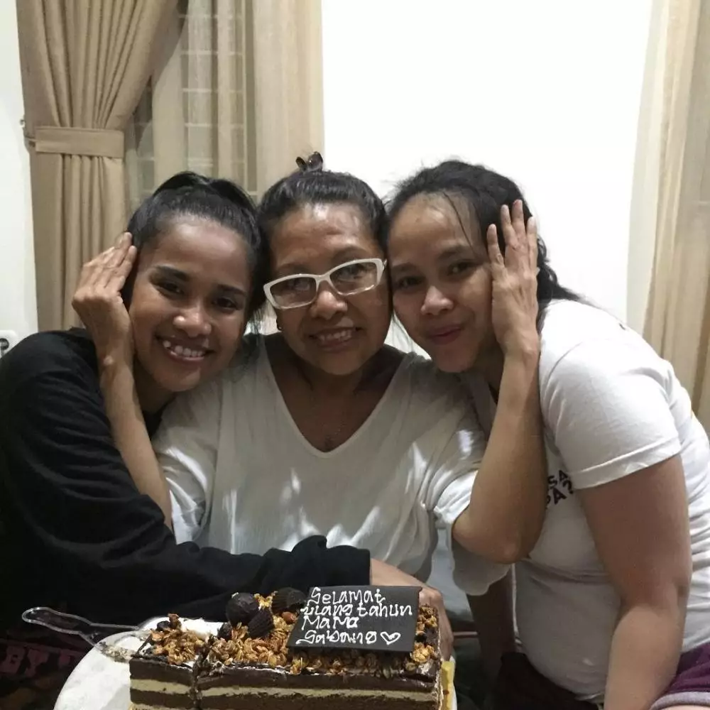 pemain Ikatan Cinta dan orang tua © 2020 brilio.net