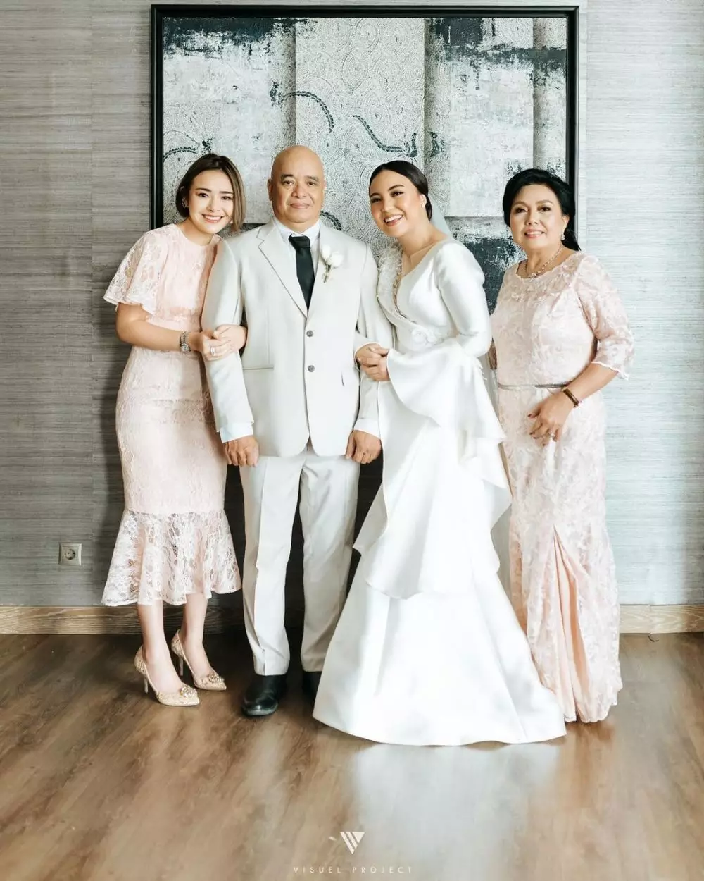 pemain Ikatan Cinta dan orang tua © 2020 brilio.net