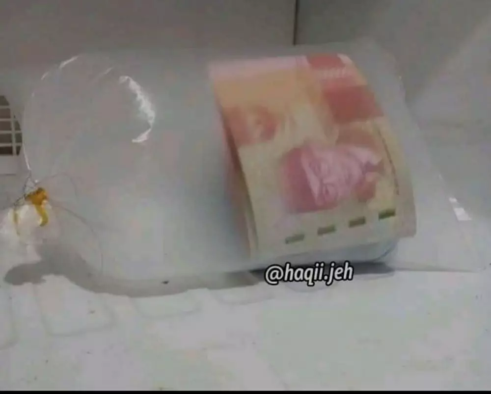 benda dibekukan absurd Berbagai sumber