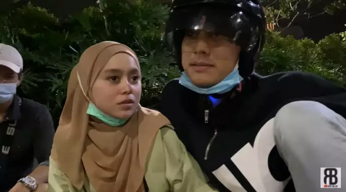 lesty rizky makan di pinggir jalan © YouTube 