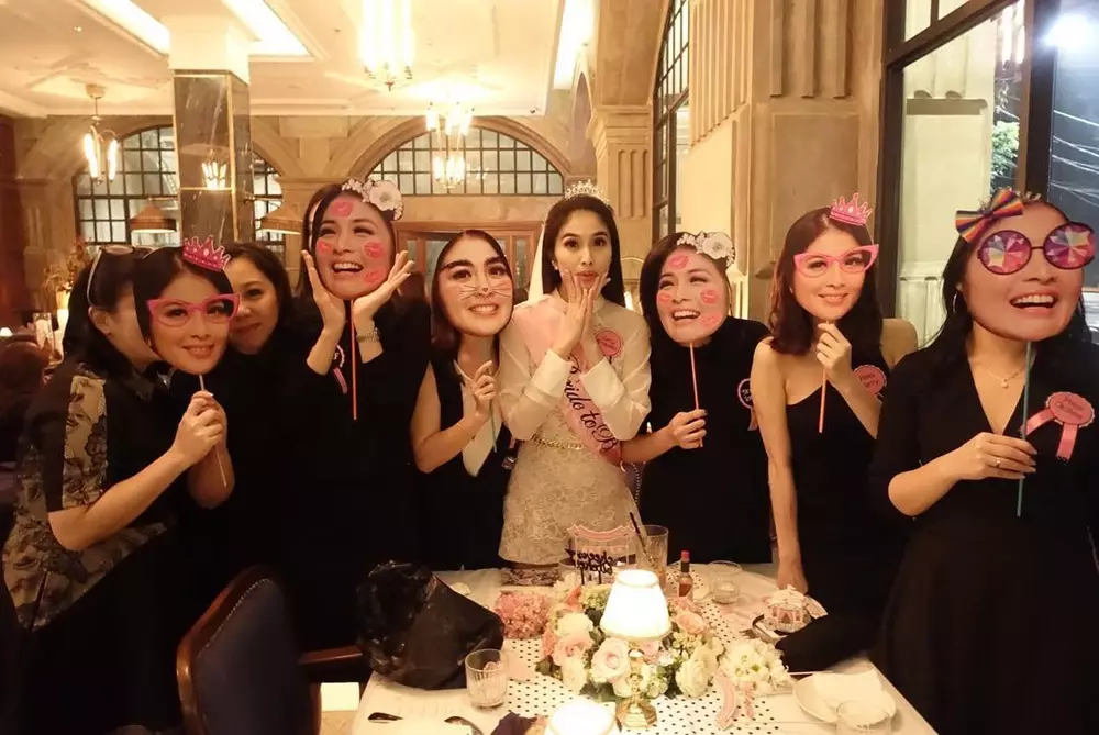 Bridal shower pesinetron nyeleneh © Instagram