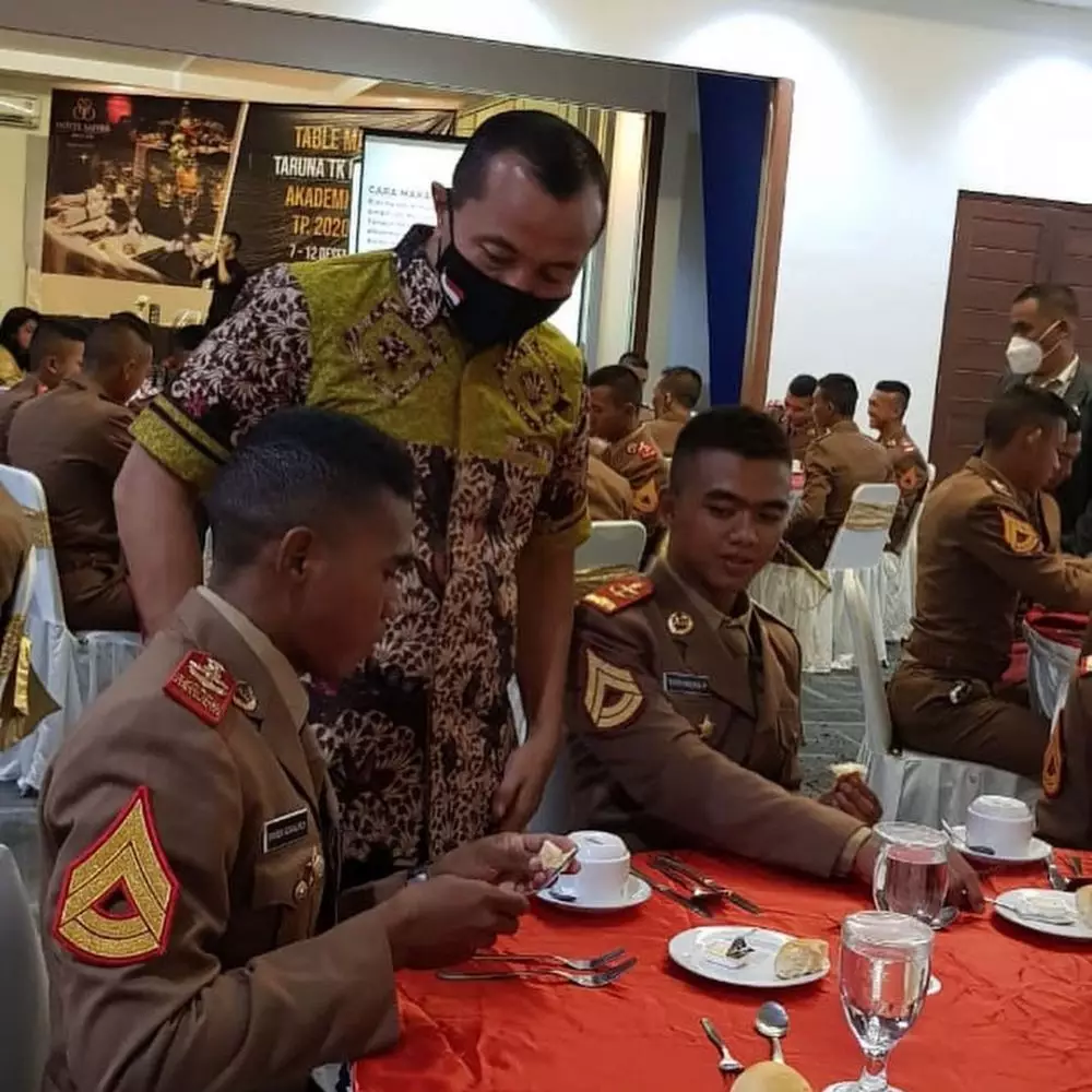 table manner enzo jadi sorotan © Instagram