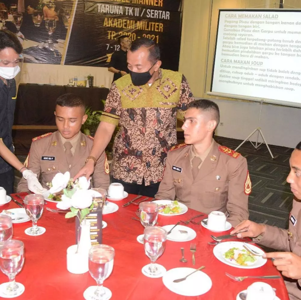 table manner enzo jadi sorotan © Instagram