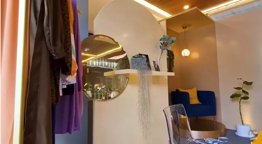 penampakan review room rachel vennya © YouTube