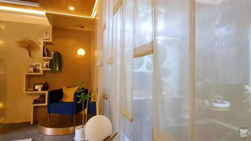 penampakan review room rachel vennya © YouTube