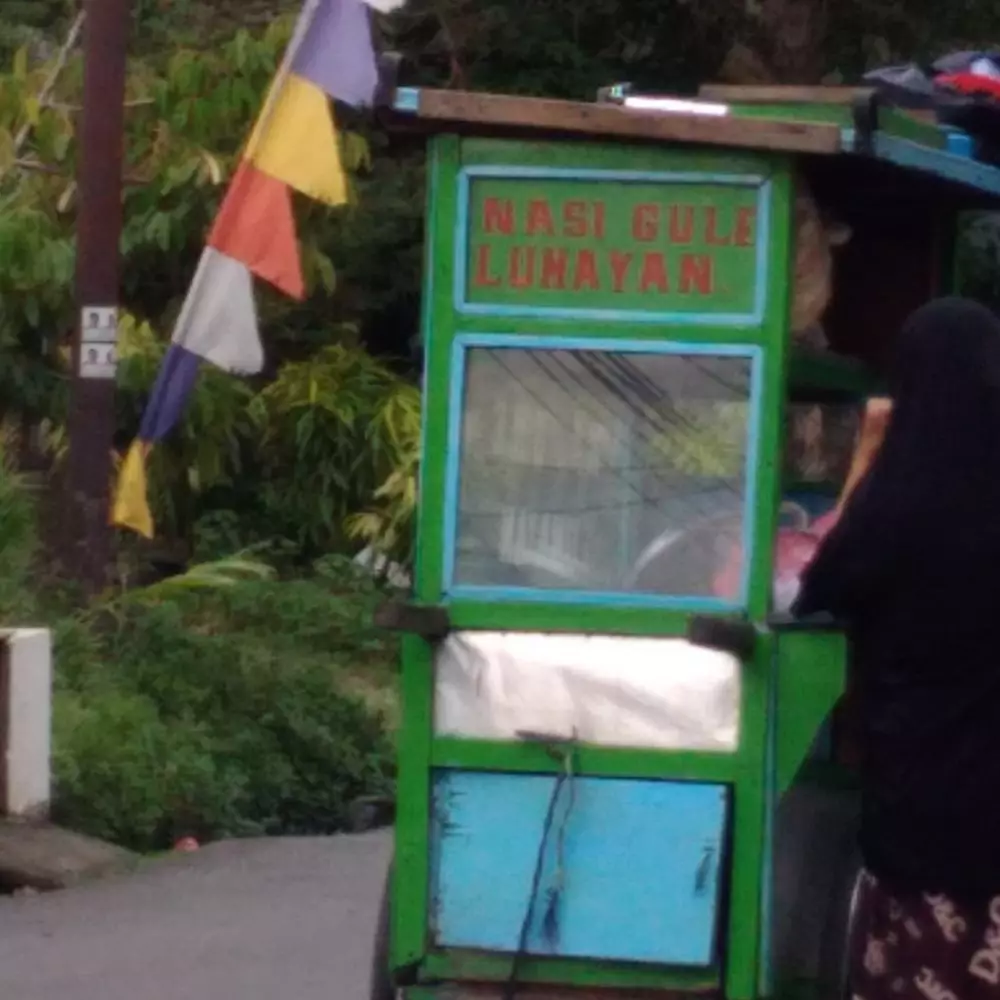 Tulisan lucu di gerobak dorong © Twitter