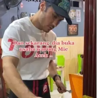 potret bara valentino penjual mi aceh ganteng Instagram