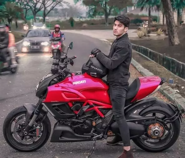 potret bara valentino penjual mi aceh ganteng Instagram