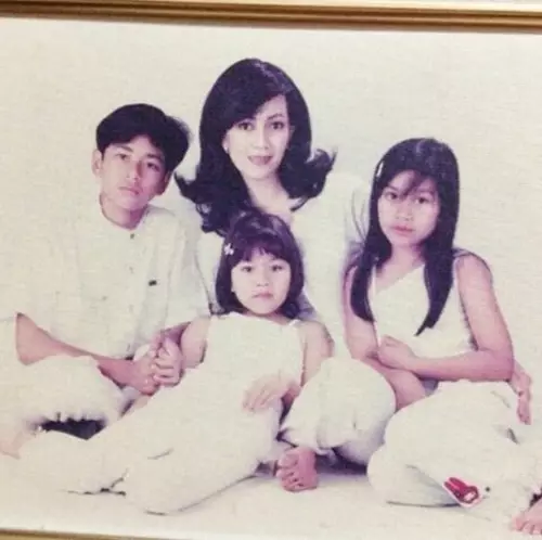 Potret masa muda hingga kini Amy Qanita © berbagai sumber