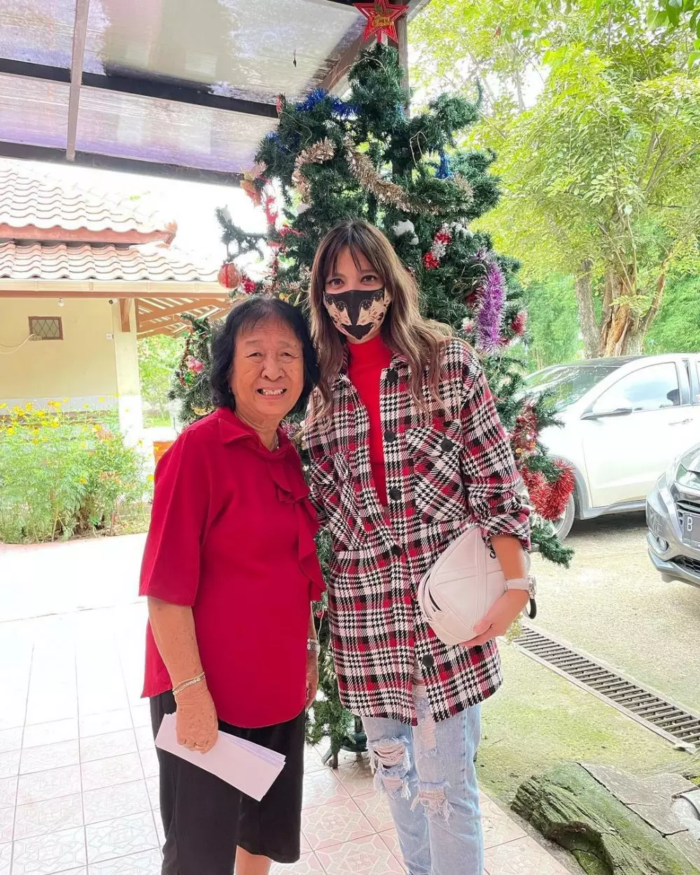 Nia Ramadhani kegiatan sosial  © Instagram