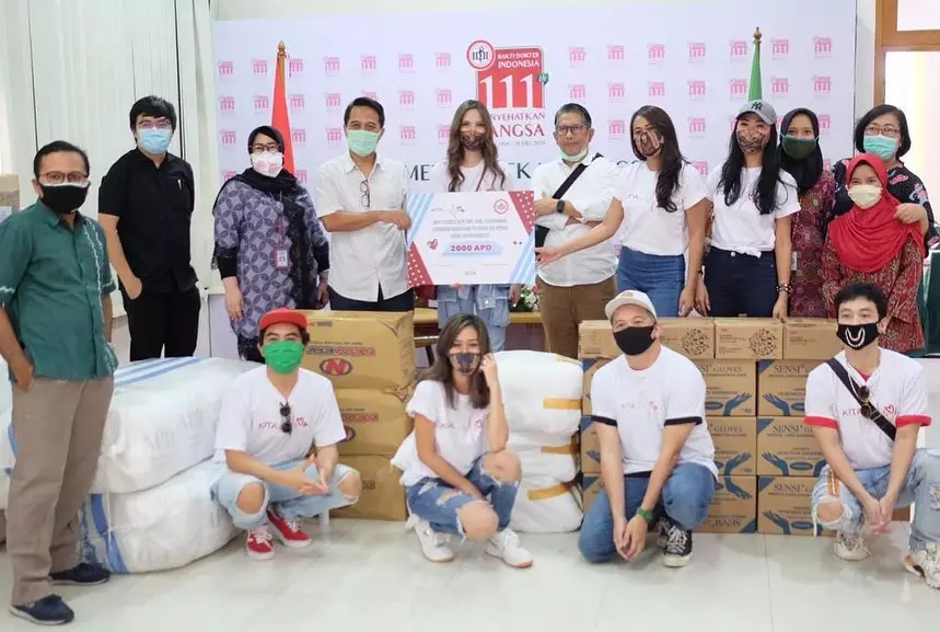 Nia Ramadhani kegiatan sosial  © Instagram